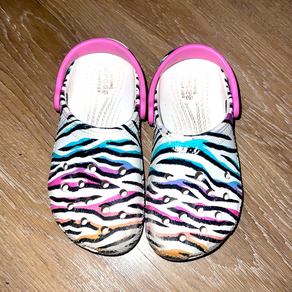 Little girls crocs